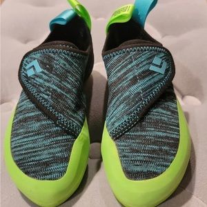 Black Diamond kids climbing shoes size 1 NIB